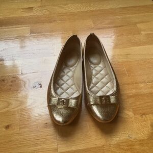 Beautiful golden ballerinas Michael Kors,
